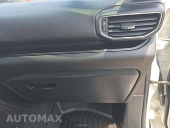 2023 Ford Explorer ST - miniatura 17