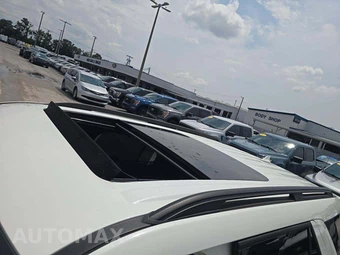 2023 Ford Explorer ST - miniatura 9