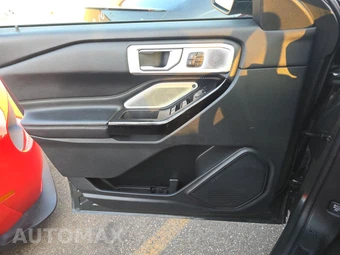 2023 Ford Explorer ST - miniatura 9