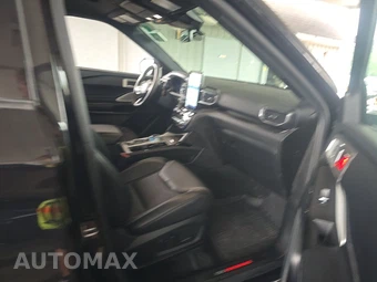 2023 Ford Explorer ST - miniatura 8