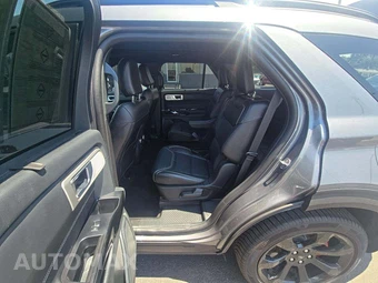 2023 Ford Explorer ST - miniatura 10