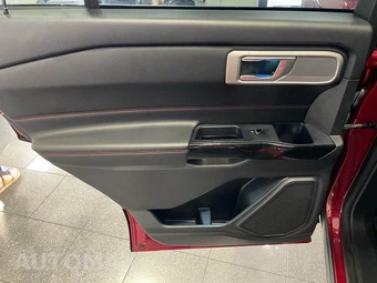 2023 Ford Explorer ST-Line - miniatura 31