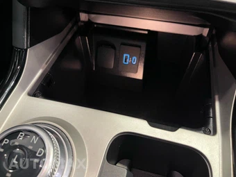 2023 Ford Explorer ST-Line - miniatura 44