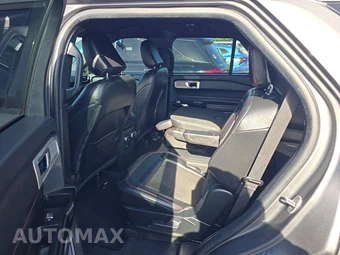 2023 Ford Explorer ST-Line - miniatura 13