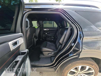 2023 Ford Explorer ST-Line - miniatura 13