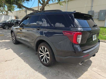 2023 Ford Explorer ST-Line - miniatura 2