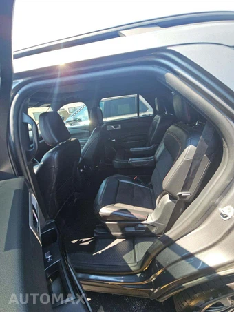 2023 Ford Explorer ST-Line - miniatura 13