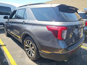 2023 Ford Explorer ST-Line - miniatura 2