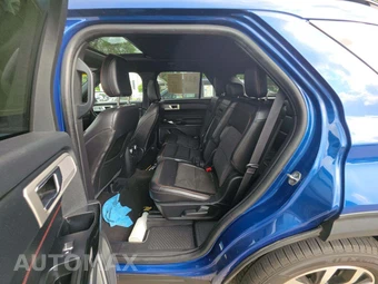 2023 Ford Explorer ST-Line - miniatura 13