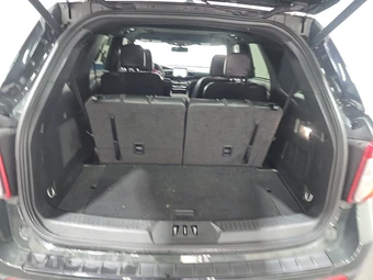2023 Ford Explorer ST-Line - miniatura 17