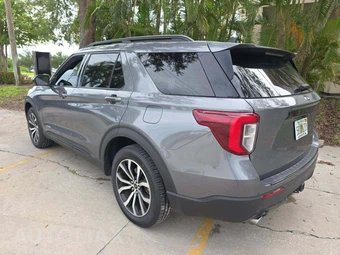2023 Ford Explorer ST-Line - miniatura 2