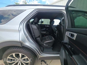 2023 Ford Explorer ST-Line - miniatura 17