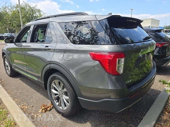 2023 Ford Explorer XLT - miniatura 2