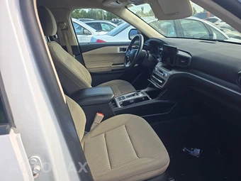 2023 Ford Explorer XLT - miniatura 8