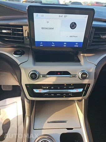 2023 Ford Explorer XLT – miniatura 11