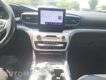 2023 Ford Explorer XLT - miniatura 10