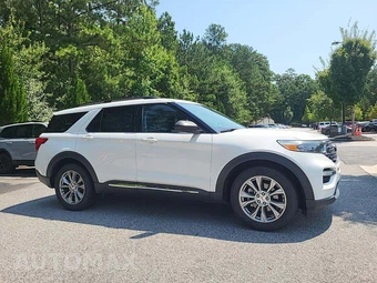 2023 Ford Explorer XLT - miniatura 4