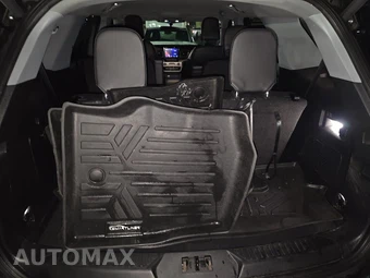 2023 Ford Explorer XLT - miniatura 17