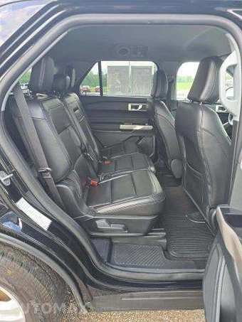2023 Ford Explorer XLT – miniatura 16