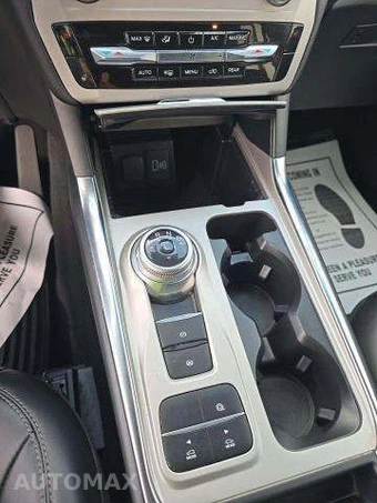 2023 Ford Explorer XLT – miniatura 34