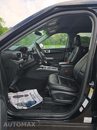 2023 Ford Explorer XLT – miniatura 7