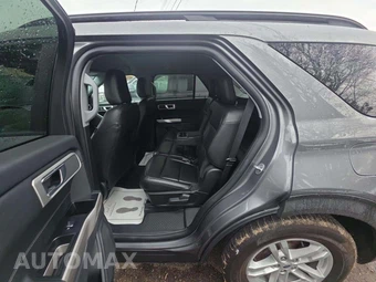 2023 Ford Explorer XLT - miniatura 13