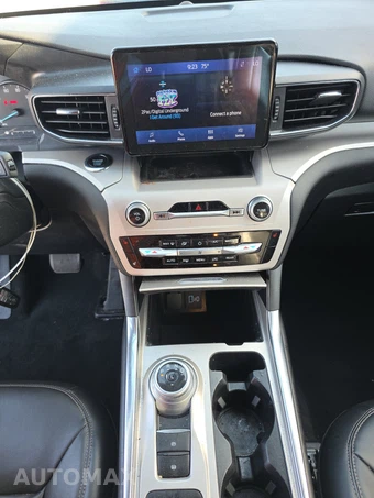 2023 Ford Explorer XLT – miniatura 11