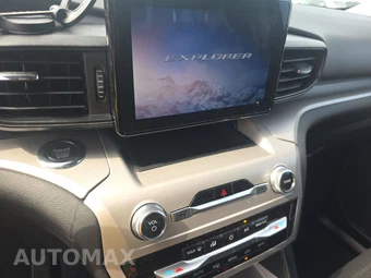 2023 Ford Explorer XLT - miniatura 11