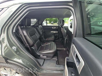 2023 Ford Explorer XLT - miniatura 14