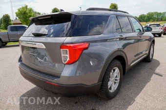 2023 Ford Explorer XLT - miniatura 4