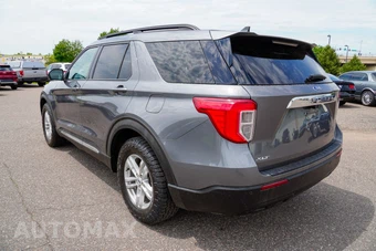 2023 Ford Explorer XLT - miniatura 5