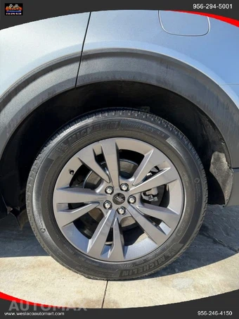 2023 Ford Explorer XLT - miniatura 29