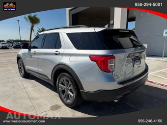 2023 Ford Explorer XLT - miniatura 3