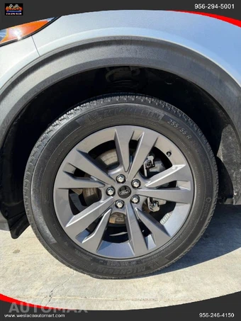 2023 Ford Explorer XLT - miniatura 30