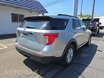 2023 Ford Explorer XLT - miniatura 3