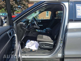2023 Ford Explorer XLT - miniatura 6
