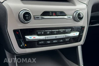 2023 Ford Explorer XLT - miniatura 30