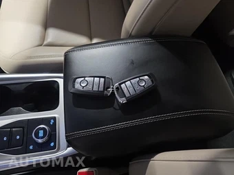 2023 Ford Explorer XLT - miniatura 24