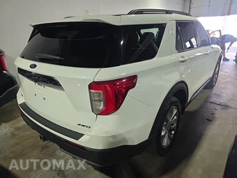 2023 Ford Explorer XLT - miniatura 4