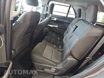 2023 Ford Explorer XLT - miniatura 13