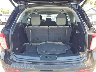 2023 Ford Explorer XLT - miniatura 12
