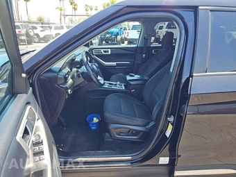 2023 Ford Explorer XLT - miniatura 3