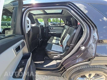 2023 Ford Explorer XLT - miniatura 10