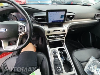 2023 Ford Explorer XLT - miniatura 6