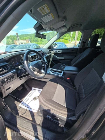 2023 Ford Explorer XLT - miniatura 6