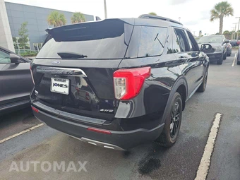 2023 Ford Explorer XLT - miniatura 3