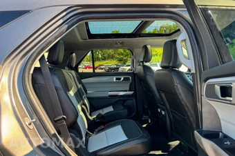 2023 Ford Explorer XLT - miniatura 14