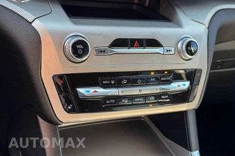 2023 Ford Explorer XLT - miniatura 34