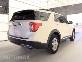 2023 Ford Explorer XLT - miniatura 4