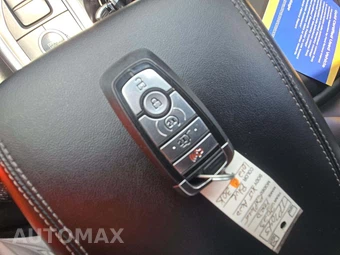 2023 Ford Explorer XLT - miniatura 5